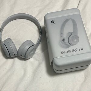 Beats by Dre Solo 4 Gray Headphones